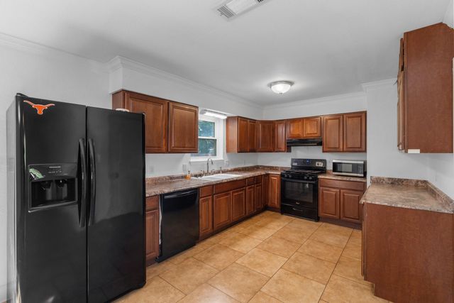 1902 Dixie LN, Round Rock, TX 78664