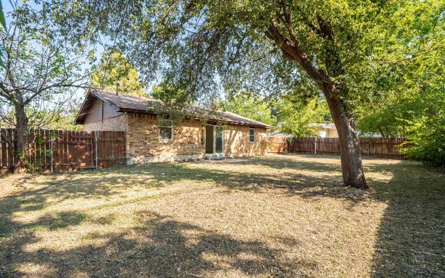 1902 Dixie LN, Round Rock, TX 78664