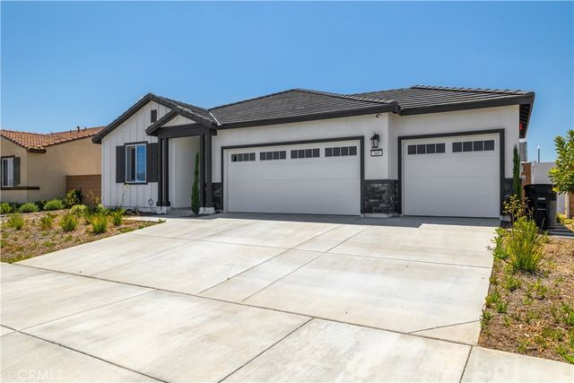 345 Charlton Street, Perris, CA 92570