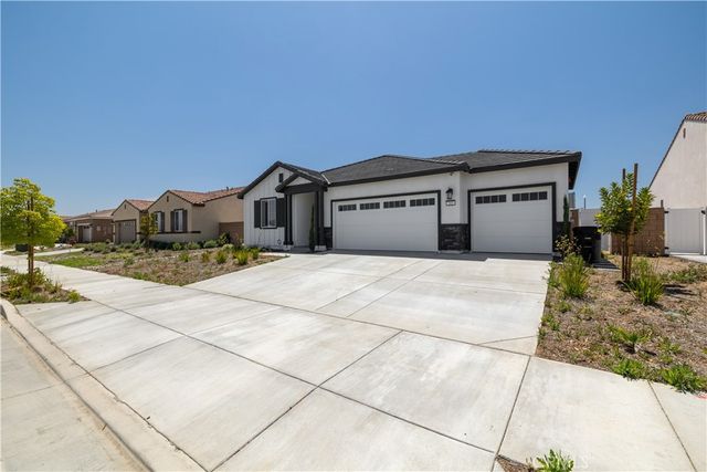 345 Charlton Street, Perris, CA 92570