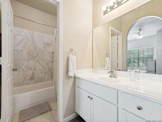 6160 Eckhert Rd Apt 201, San Antonio, TX 78240