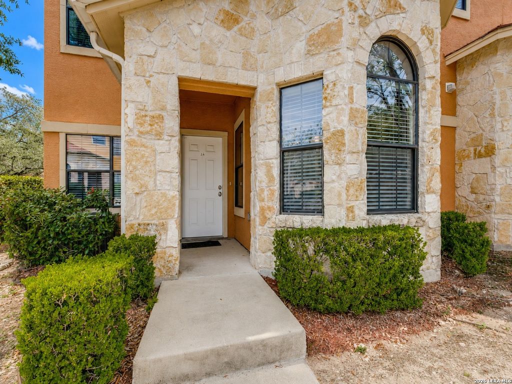 6160 Eckhert Rd Apt 201, San Antonio, TX 78240