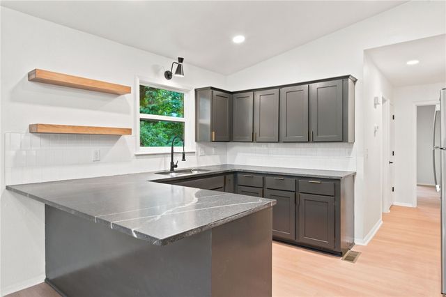 1 Looe Lane, Bella Vista, AR 72714