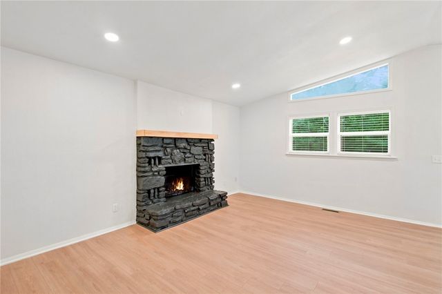 1 Looe Lane, Bella Vista, AR 72714