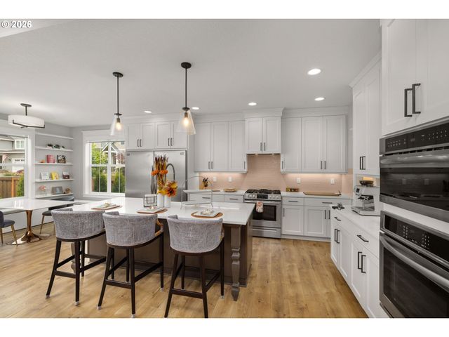 4002 ROXBURY Dr, West Linn, OR 97068