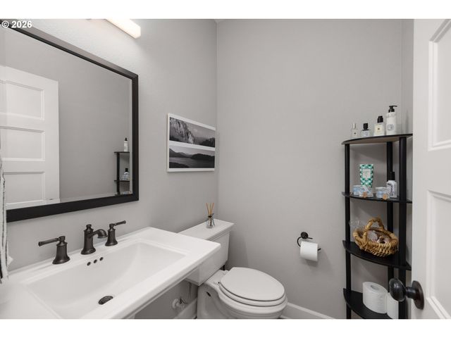 4002 ROXBURY Dr, West Linn, OR 97068