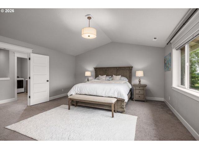 4002 ROXBURY Dr, West Linn, OR 97068