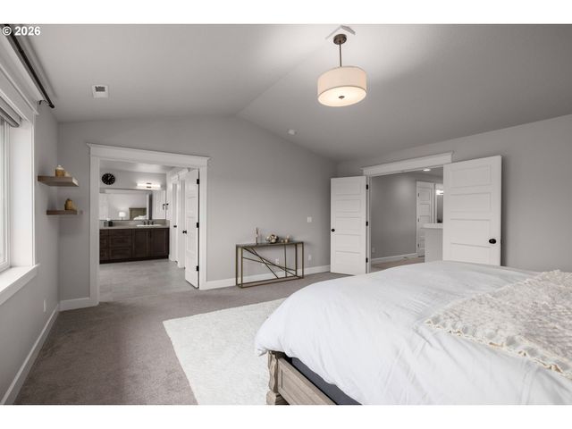 4002 ROXBURY Dr, West Linn, OR 97068