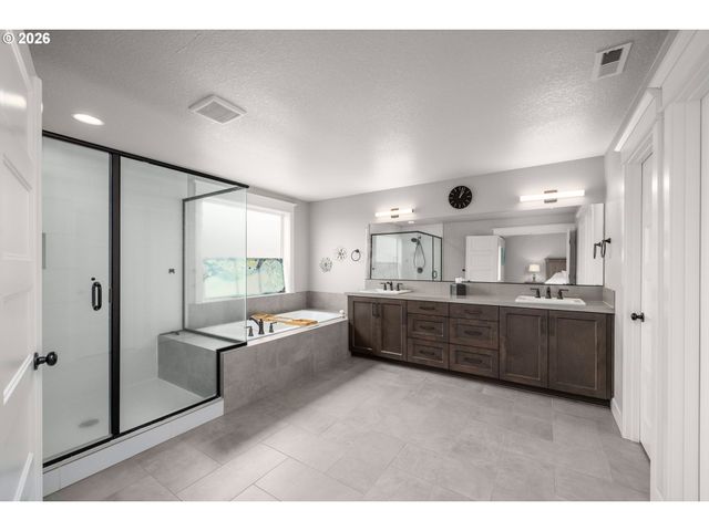 4002 ROXBURY Dr, West Linn, OR 97068