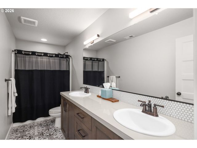 4002 ROXBURY Dr, West Linn, OR 97068