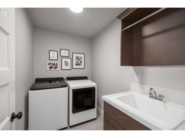 4002 ROXBURY Dr, West Linn, OR 97068