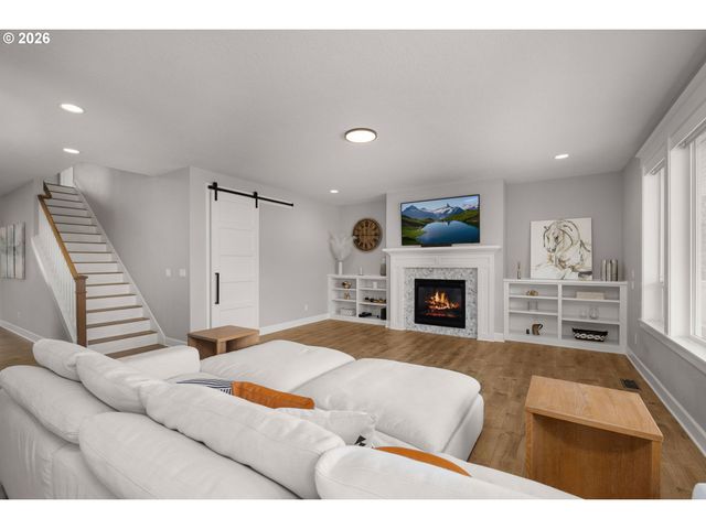 4002 ROXBURY Dr, West Linn, OR 97068
