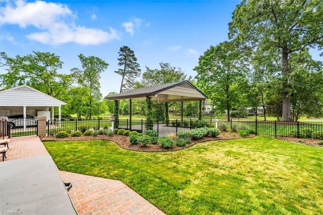 1902 Pembroke Road, Greensboro, NC 27408