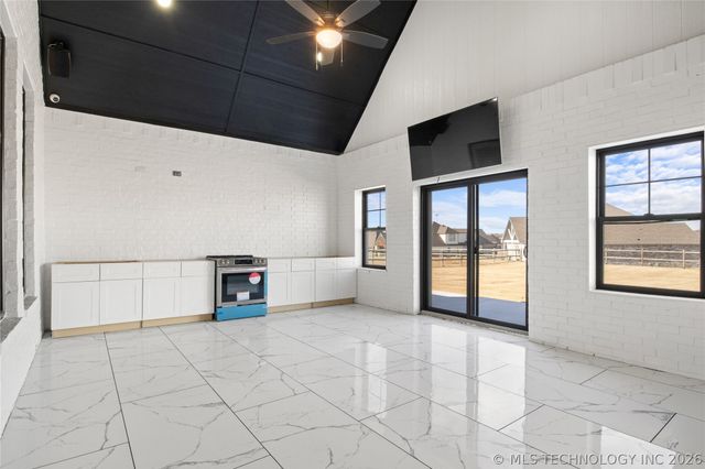 8202 N 150th East Avenue, Owasso, OK 74055