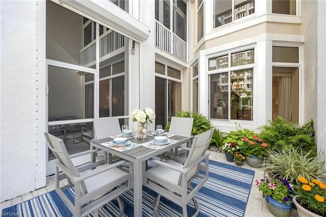 7071 Pelican Bay BLVD V8, Naples, FL 34108