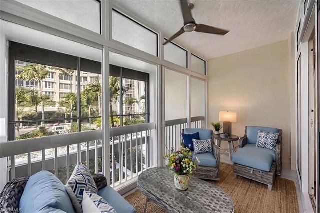 7071 Pelican Bay BLVD V8, Naples, FL 34108