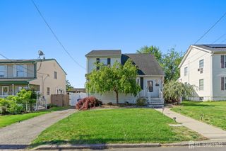 81 Lockwood Avenue, Woodbridge Proper, NJ 07095
