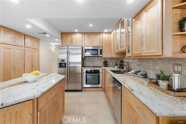 23401 Park Sorrento 55, Calabasas, CA 91302