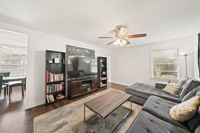 2017 Isla Drive, Pearland, TX 77581
