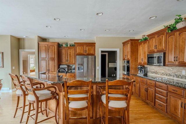 4262 BELLHAVEN LANE, Oshkosh, WI 54904