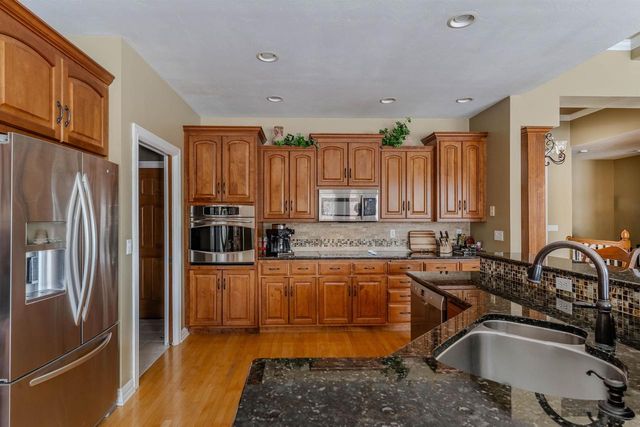 4262 BELLHAVEN LANE, Oshkosh, WI 54904