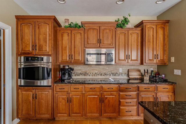 4262 BELLHAVEN LANE, Oshkosh, WI 54904