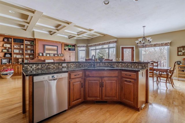 4262 BELLHAVEN LANE, Oshkosh, WI 54904