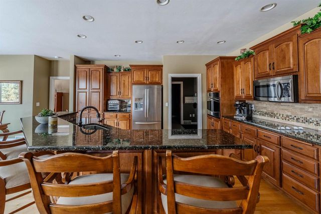 4262 BELLHAVEN LANE, Oshkosh, WI 54904