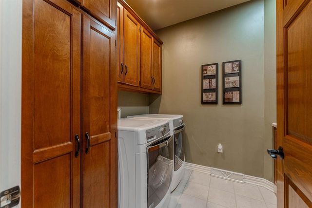 4262 BELLHAVEN LANE, Oshkosh, WI 54904