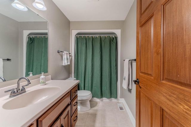 4262 BELLHAVEN LANE, Oshkosh, WI 54904