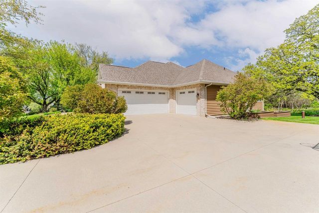 4262 BELLHAVEN LANE, Oshkosh, WI 54904