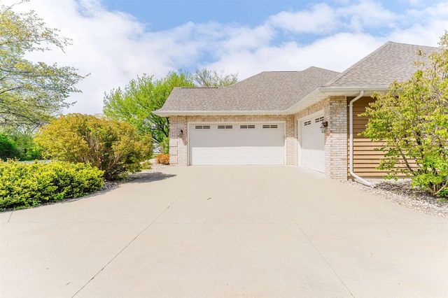 4262 BELLHAVEN LANE, Oshkosh, WI 54904