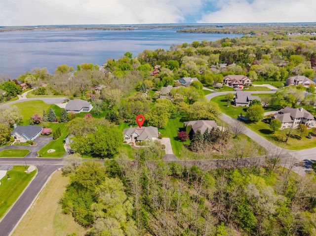 4262 BELLHAVEN LANE, Oshkosh, WI 54904