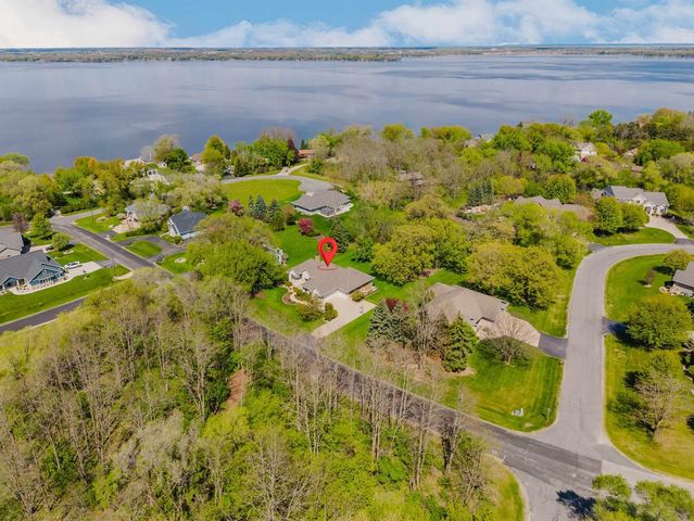 4262 BELLHAVEN LANE, Oshkosh, WI 54904