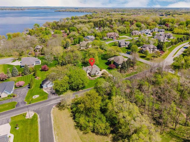 4262 BELLHAVEN LANE, Oshkosh, WI 54904