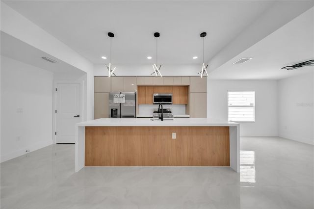 4007 E 19TH STREET, Lehigh Acres, FL 33972