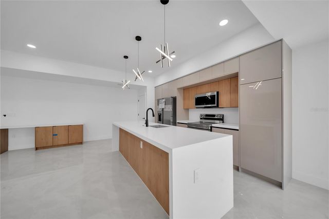 4007 E 19TH STREET, Lehigh Acres, FL 33972