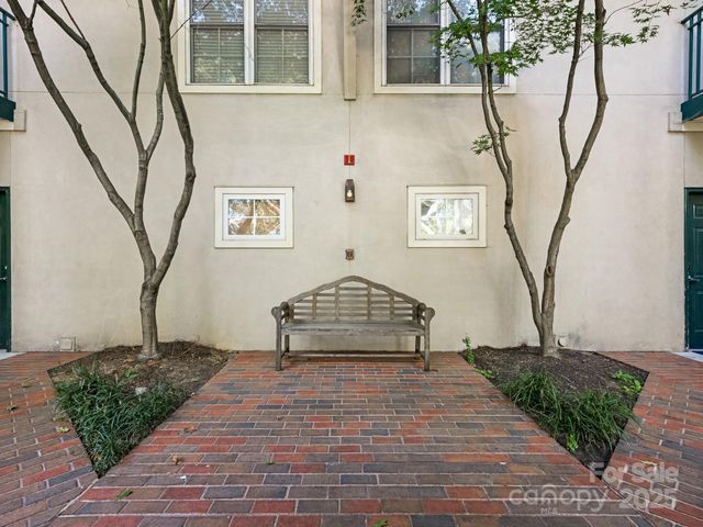 320 S Cedar Street, Charlotte, NC 28202