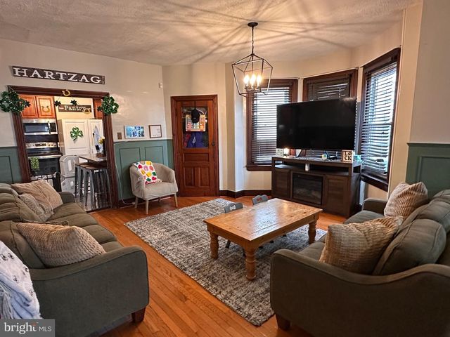 4014 ASHBURNER ST, Philadelphia, PA 19136