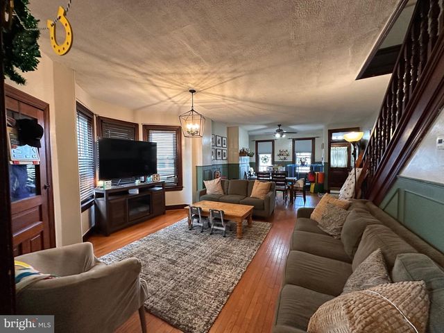 4014 ASHBURNER ST, Philadelphia, PA 19136