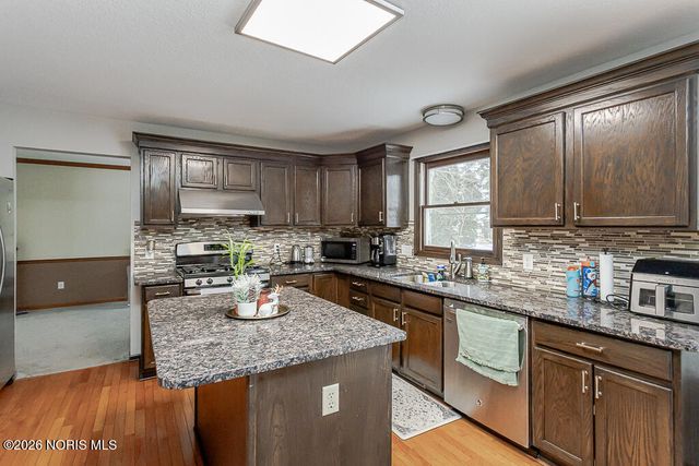 8241 Bucks Run Court, Toledo, OH 43617