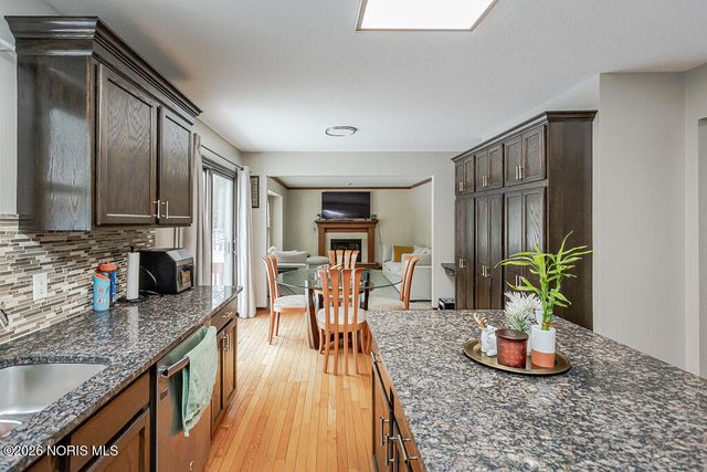 8241 Bucks Run Court, Toledo, OH 43617