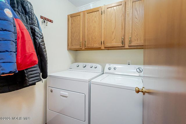 8241 Bucks Run Court, Toledo, OH 43617