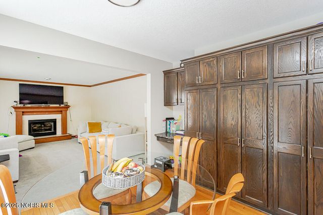 8241 Bucks Run Court, Toledo, OH 43617