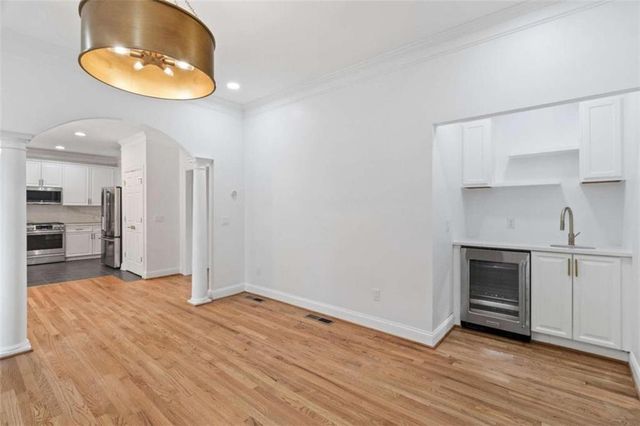 1711 Summit Glen Lane, Atlanta, GA 30329