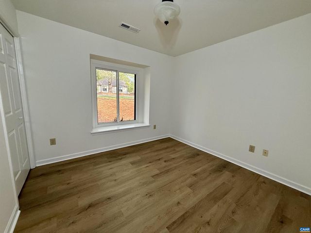 1026 HIGHLANDS DR, Charlottesville, VA 22901