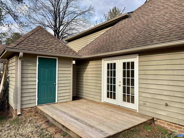 1026 HIGHLANDS DR, Charlottesville, VA 22901