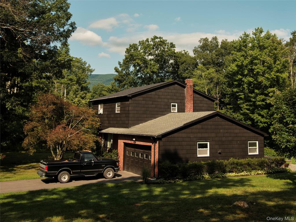 52 Fawn Road, Saugerties, NY 12477