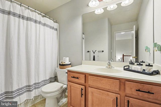 1804 VISTA DR, Mechanicsburg, PA 17055