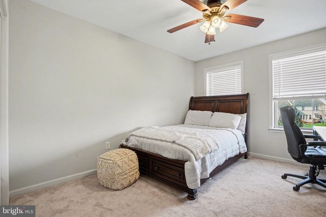 1804 VISTA DR, Mechanicsburg, PA 17055